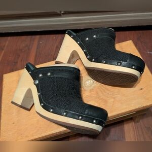 Ugg Australia clogs 8US